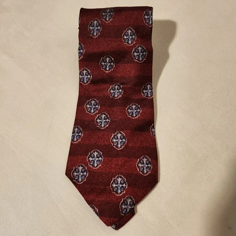 2/$20 Vintage XMI Silk Tie 56